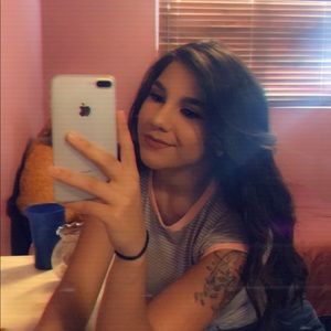 Meet your Posher, Roxanne